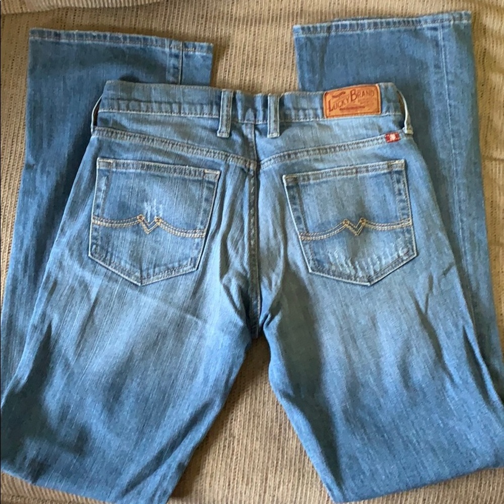 Lucky Brand Women’s Jean’s size 4/27- 31” length